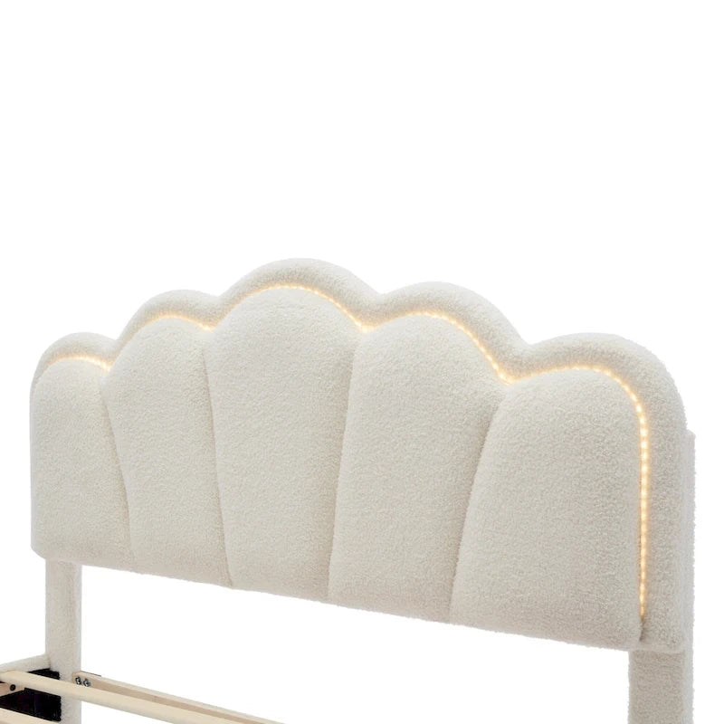Lit plateforme capitonné en Sherpa blanc avec fleurs, lumières LED et tête de lit réglable
