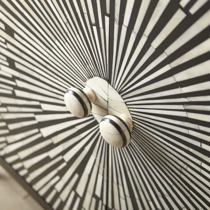 Meuble d'appoint Art déco 2 portes Sunburst ébène foncé avec incrustation en os et résine