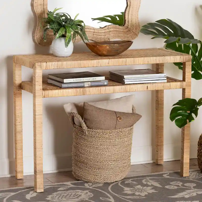 Console en rotin bohème et bois d'acacia couleur miel clair avec étagère ouverte