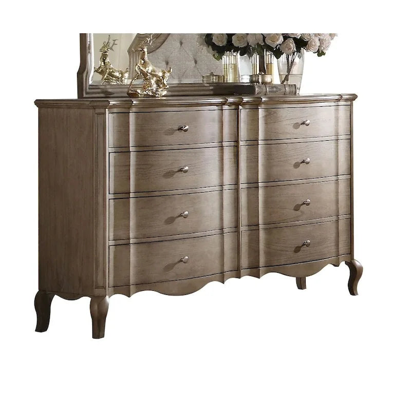 Commode traditionnelle taupe antique à 8 tiroirs avec pieds galbés et joints en queue d'aronde