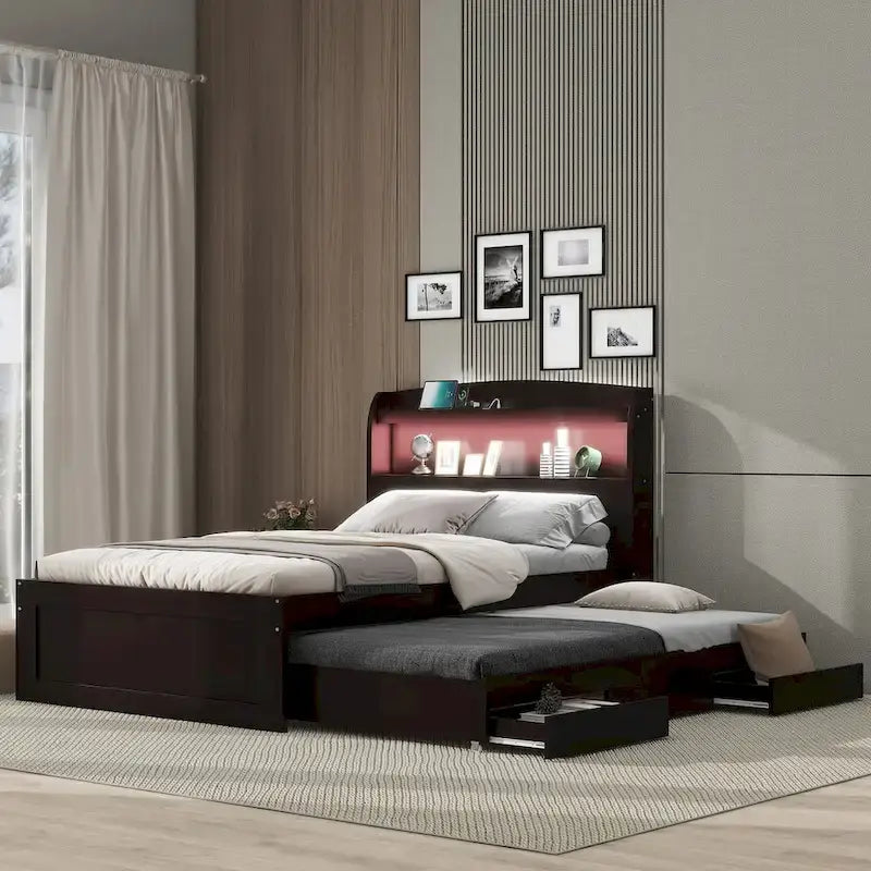 Lit plateforme double XL gris/marron foncé avec étagères de tête de lit LED, station de charge, lit gigogne et 2 tiroirs