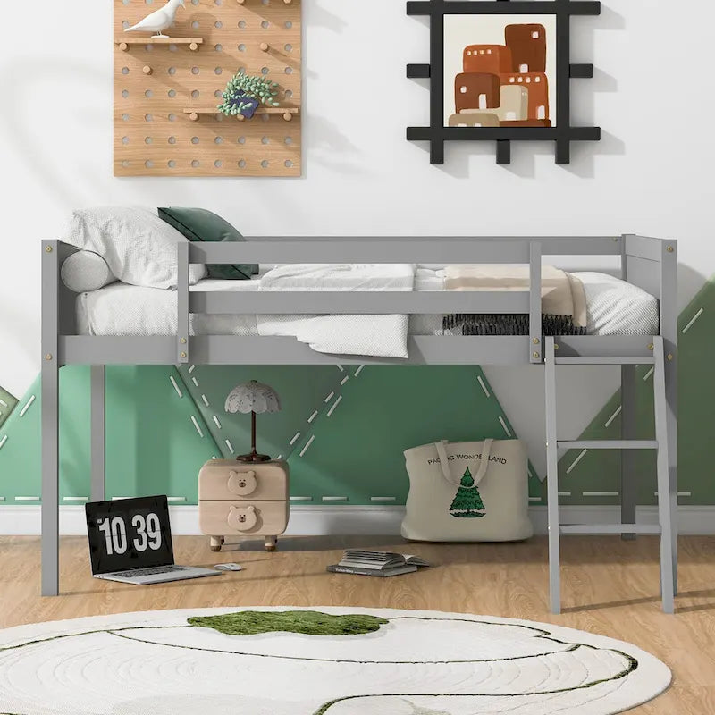 Lit mi-hauteur pleine taille blanc/gris avec échelle convertible et balustrades sur toute la longueur