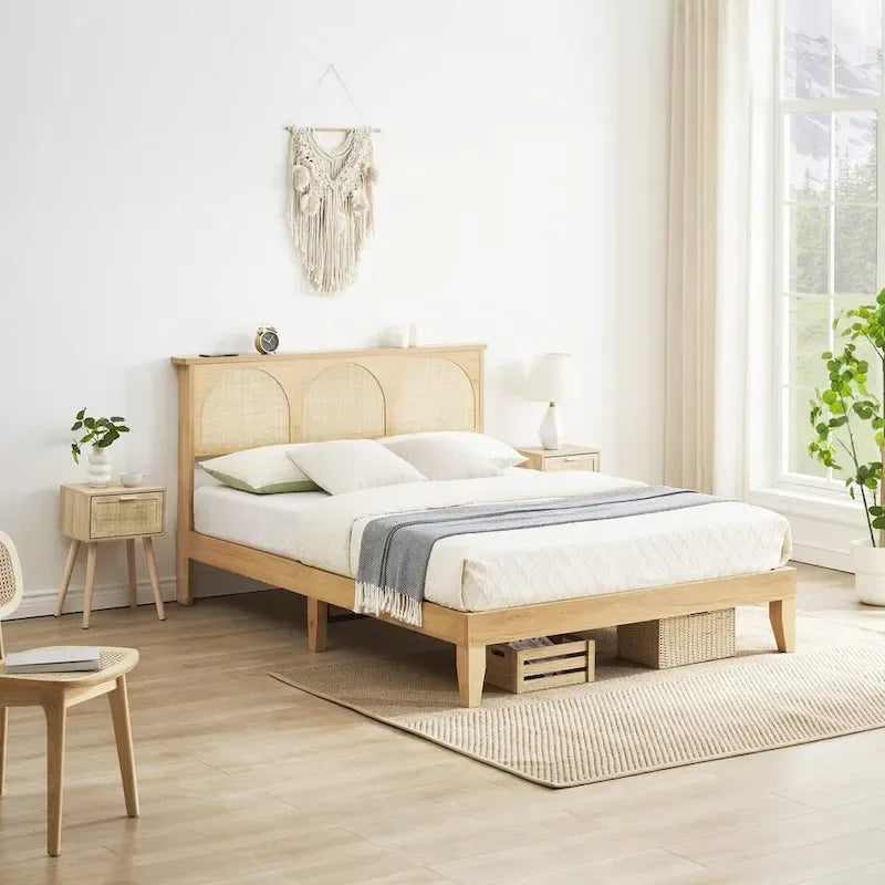 Cadre de lit beige Bohème en rotin naturel avec bande lumineuse LED et rangement chevet – Lit double / Queen