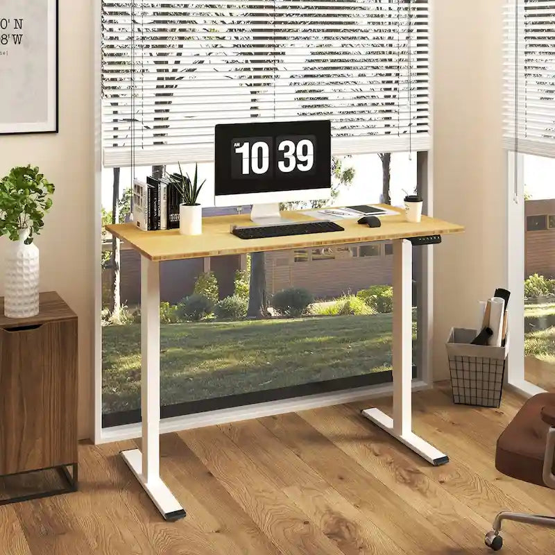Bureau debout électrique réglable en hauteur avec plateau en bambou (blanc / noir / gris) et contrôleur à mémoire – 1 personne