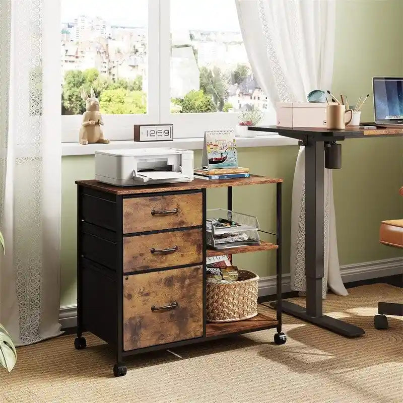Classeur mobile à 3 tiroirs gris clair / marron rustique / noir / blanc avec plateau en bois, étagères ouvertes et roulettes verrouillables